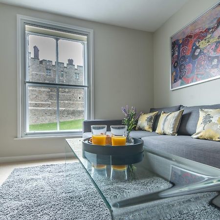 Central Windsor Apartment Facing The Castle Buitenkant foto