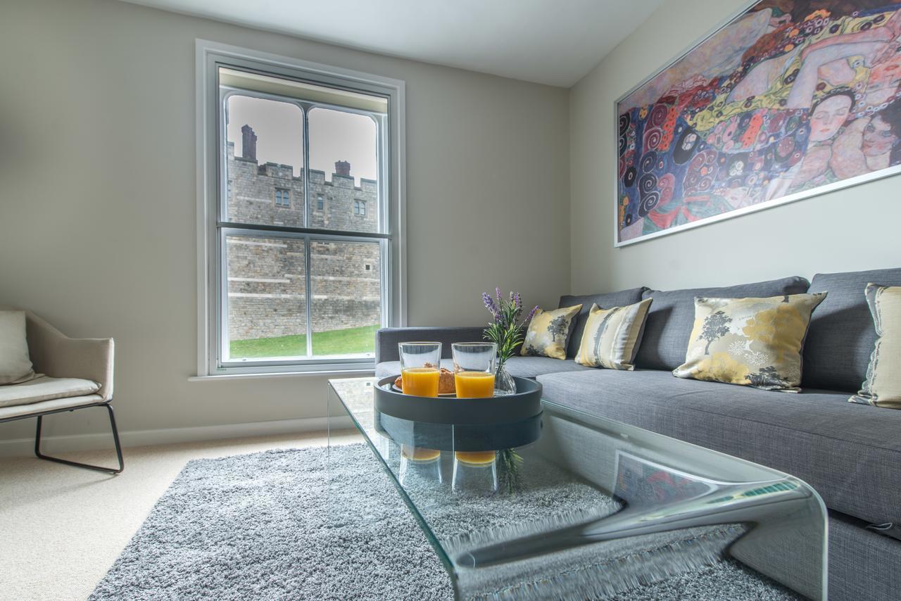Central Windsor Apartment Facing The Castle Buitenkant foto