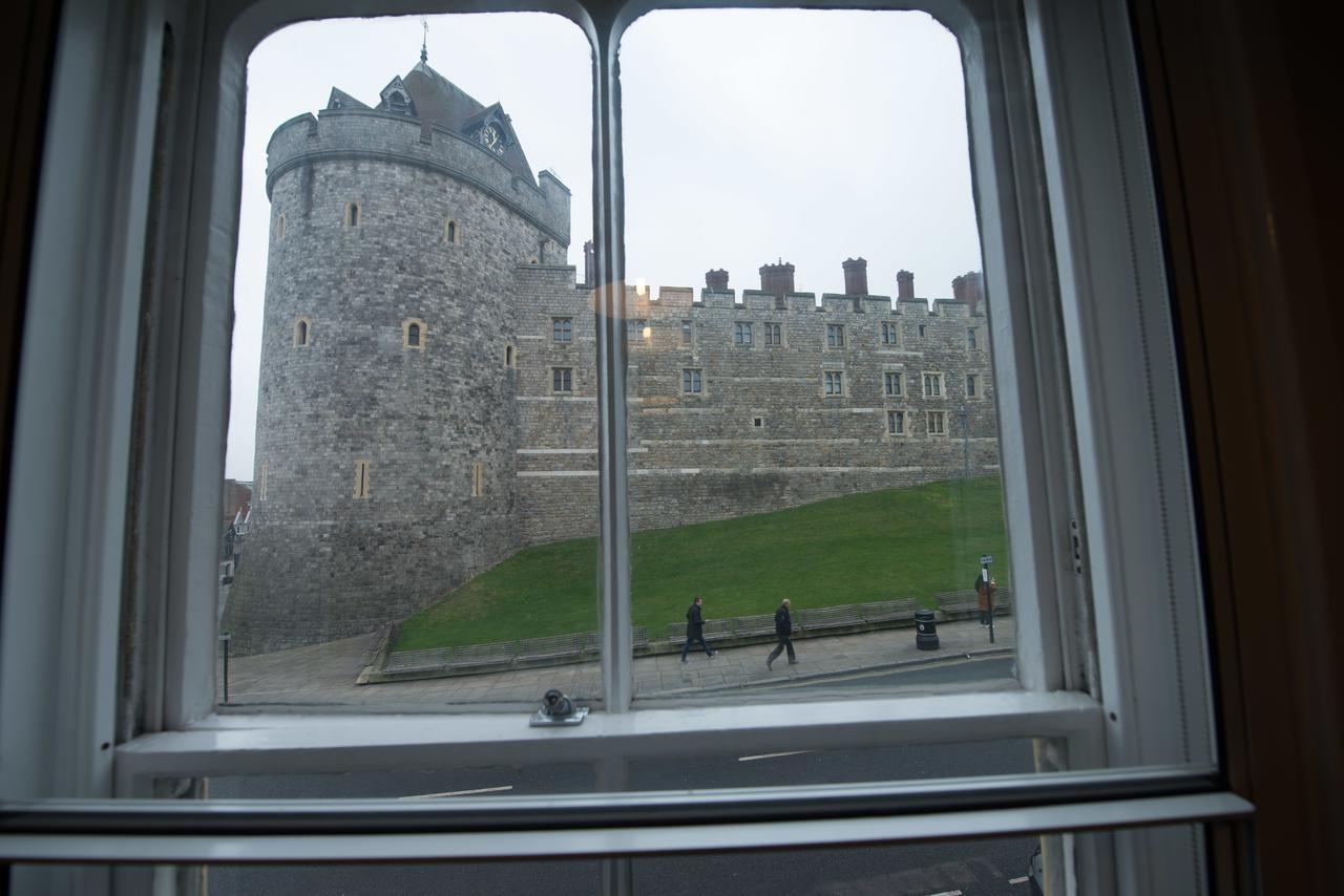 Central Windsor Apartment Facing The Castle Buitenkant foto