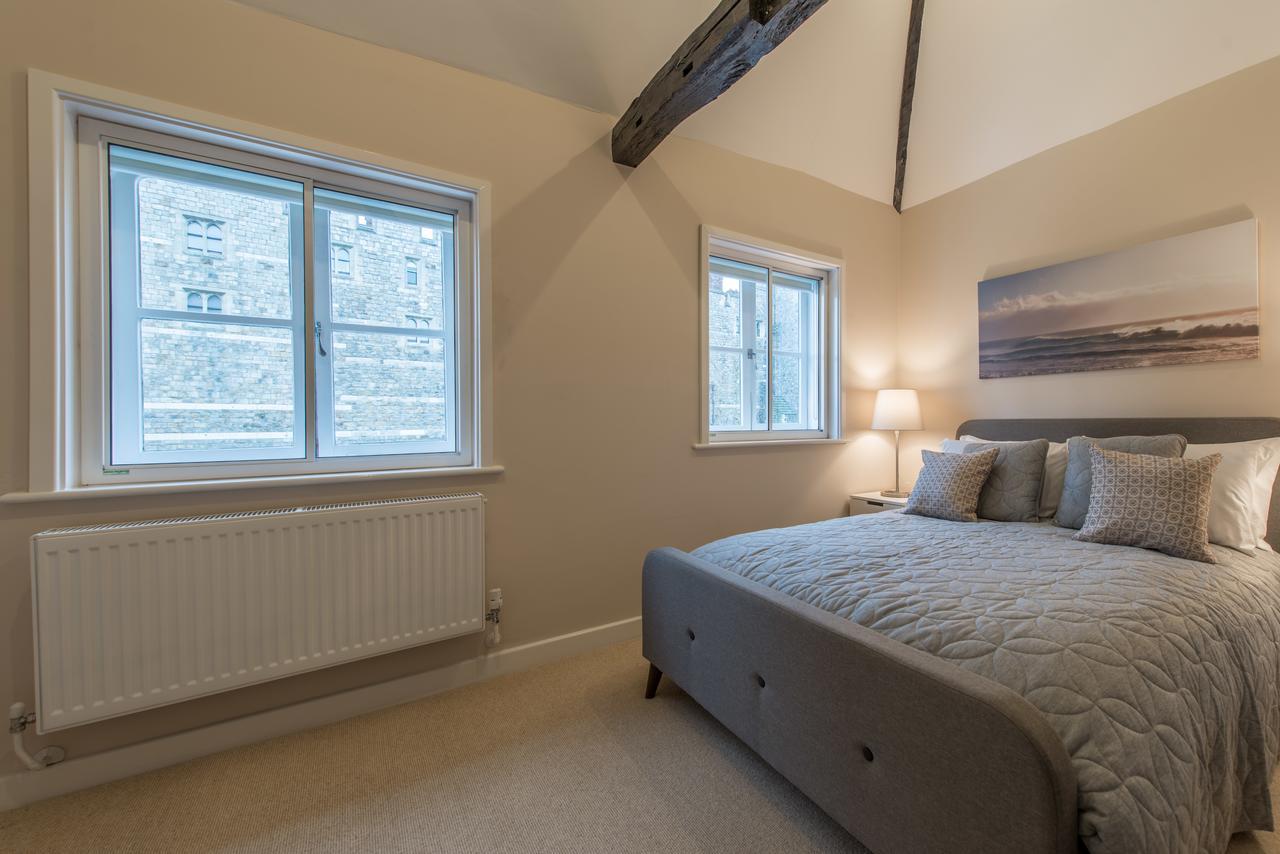 Central Windsor Apartment Facing The Castle Buitenkant foto