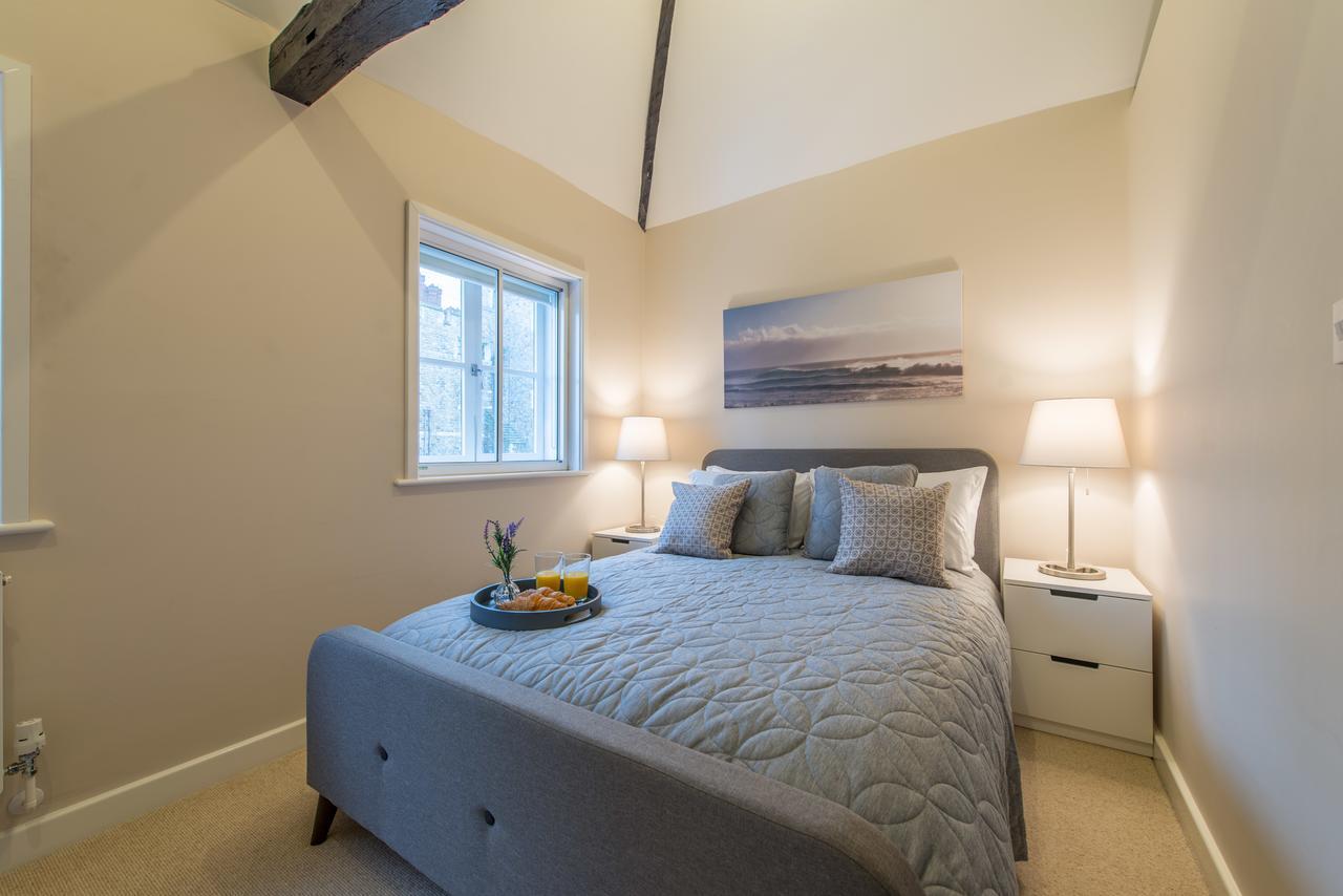Central Windsor Apartment Facing The Castle Buitenkant foto