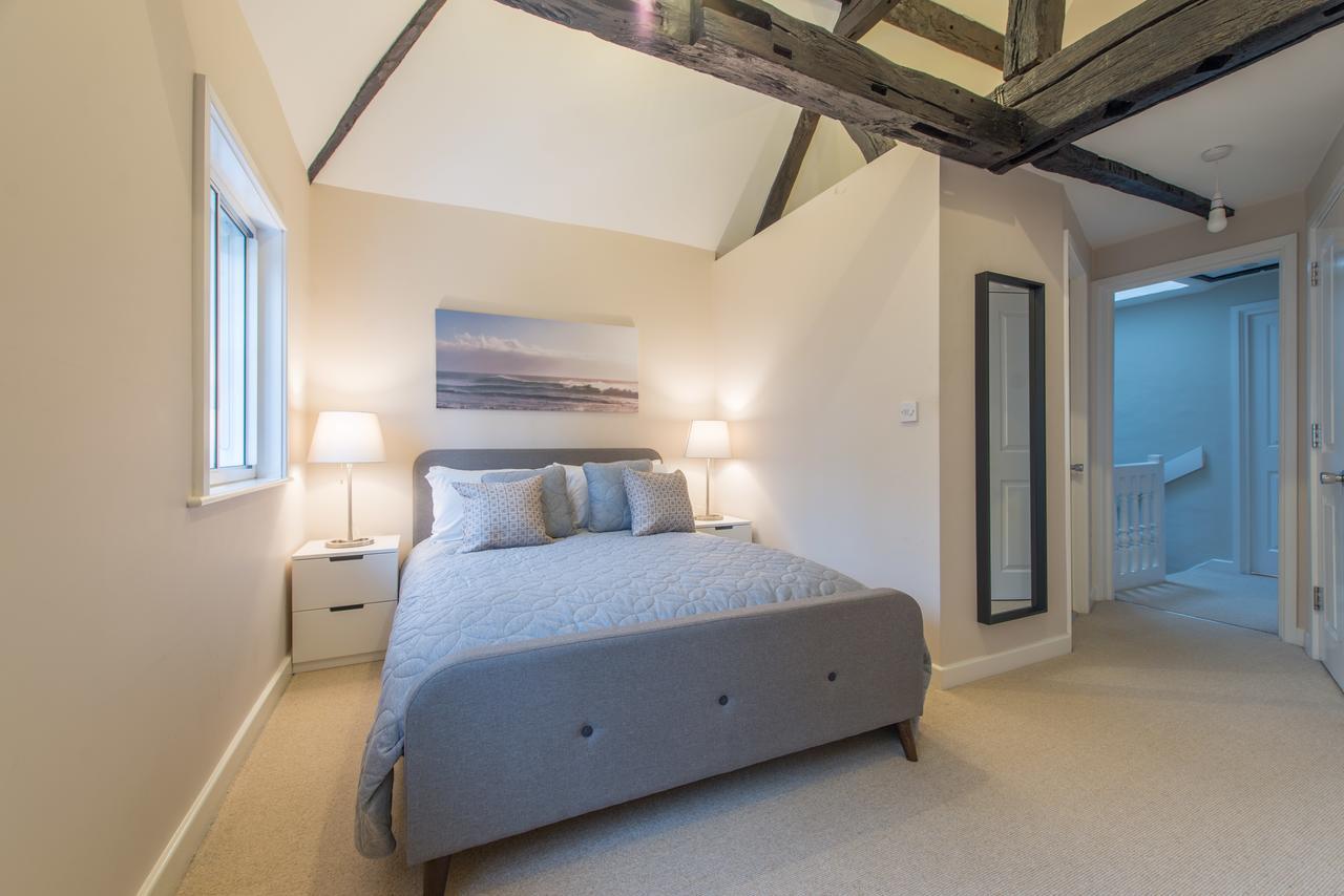 Central Windsor Apartment Facing The Castle Buitenkant foto