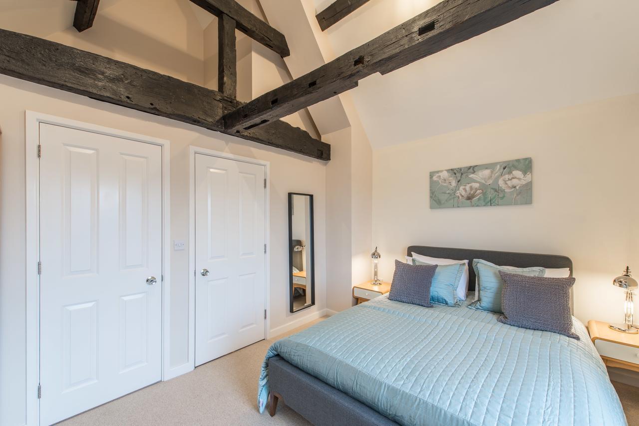 Central Windsor Apartment Facing The Castle Buitenkant foto