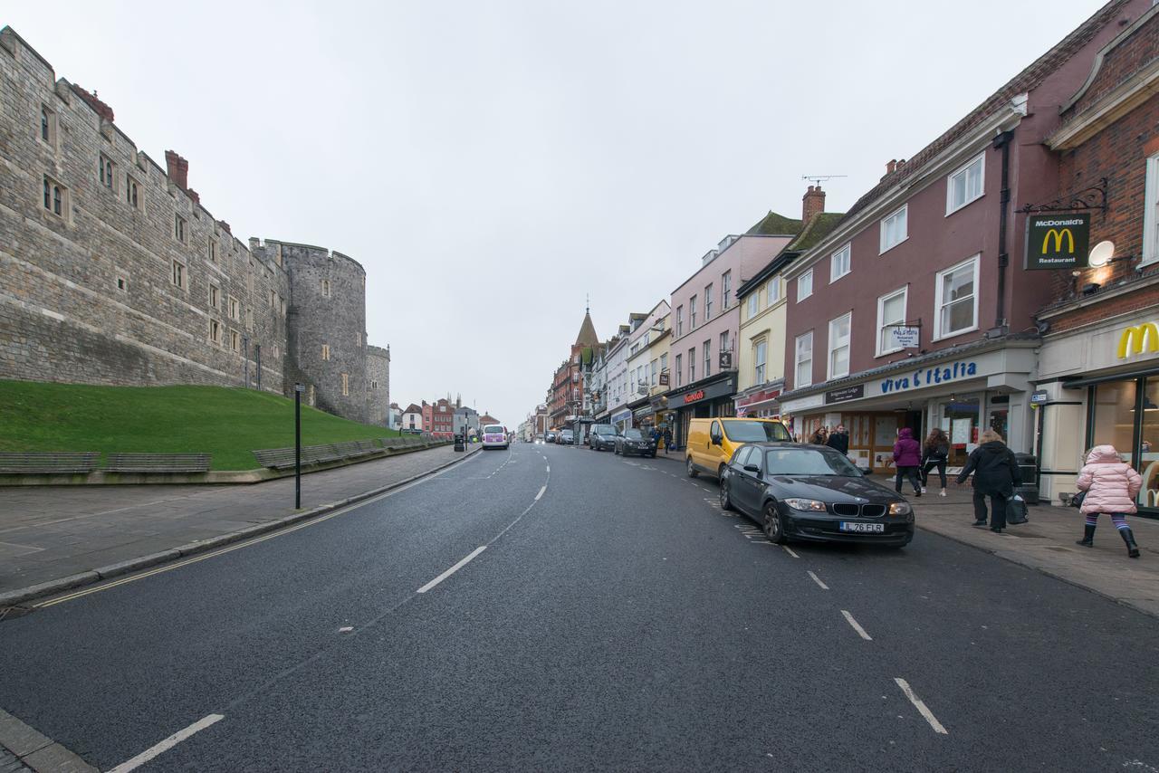 Central Windsor Apartment Facing The Castle Buitenkant foto